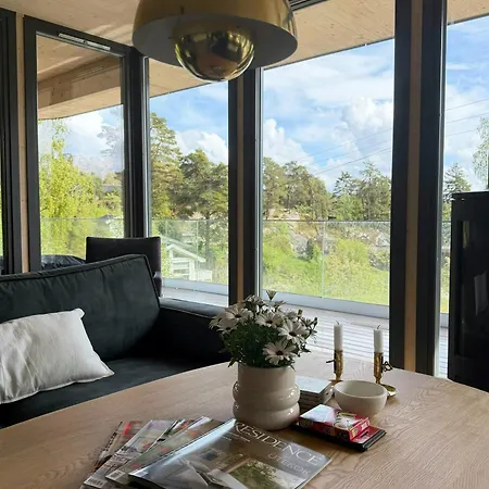 Nyaraló Modern Near The On Nordre Karlsoy Skjeberg