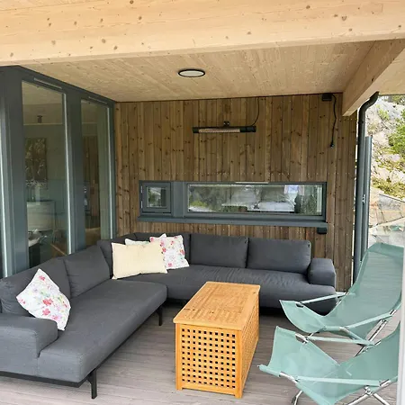 Nyaraló Modern Near The On Nordre Karlsoy Skjeberg